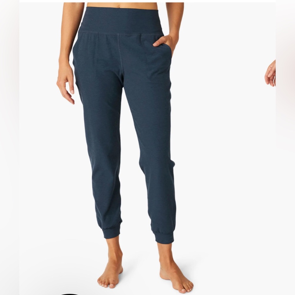 Beyond Yoga navy spacedye jogger